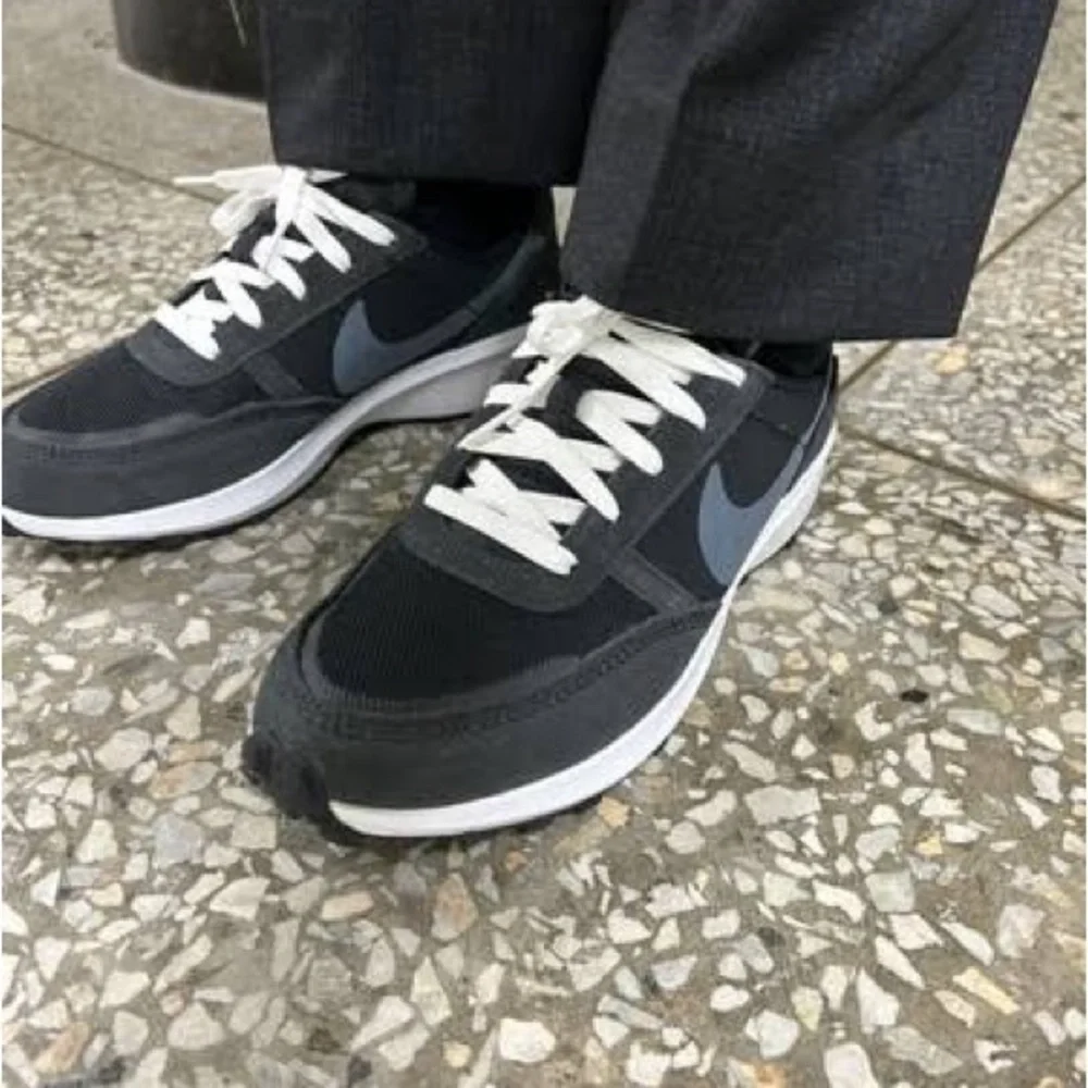 Nike Waffle Debut Mens Black Sneakers - Picture 15 of 16